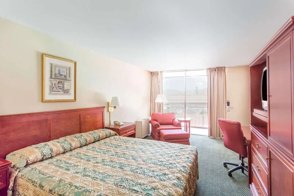 Hotel Aiden By Best Western South Reno