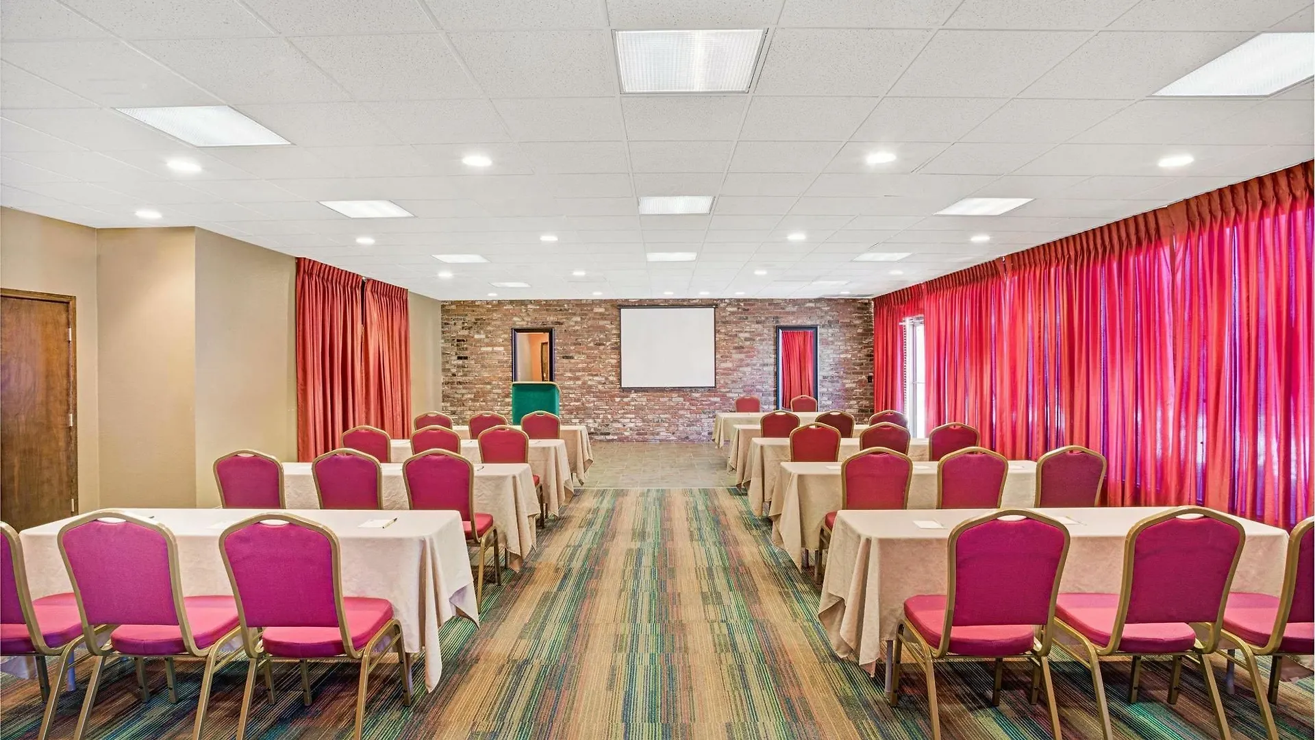 Aiden By Best Western South Reno 3*,